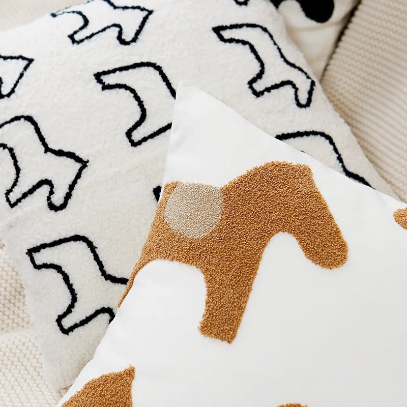 Cozy cushion cover with a playful animal motif for your home