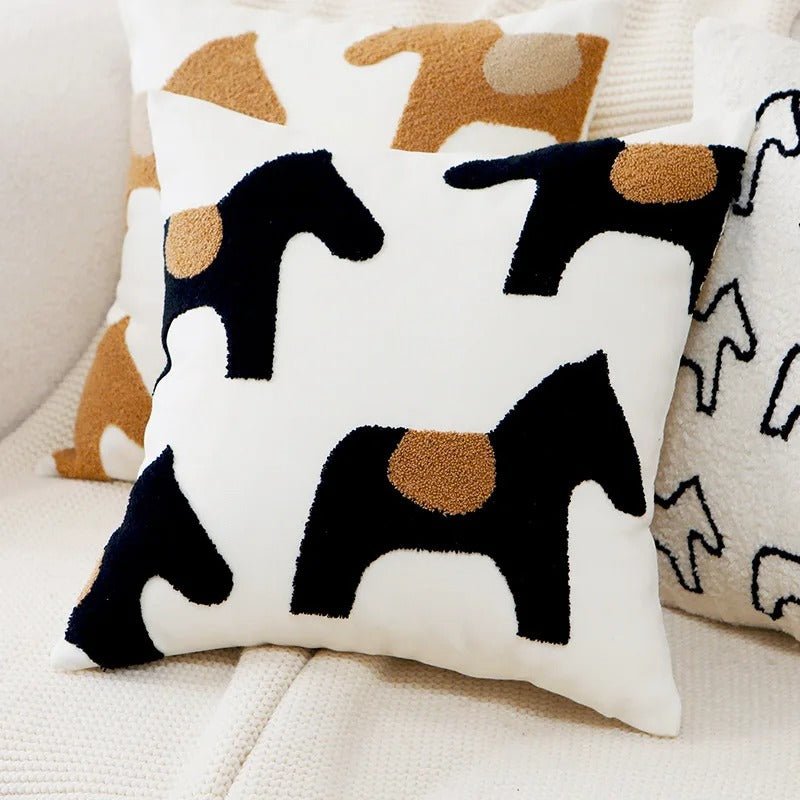 Cozy cushion cover with a playful animal motif for your home