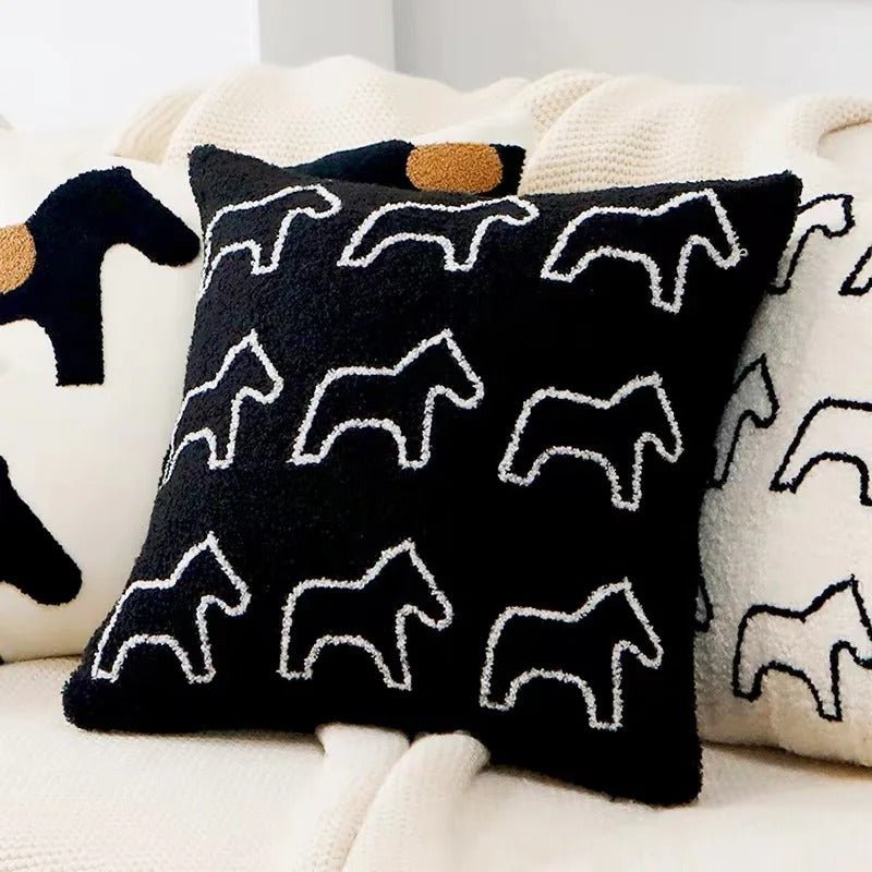 Cozy cushion cover with a playful animal motif for your home