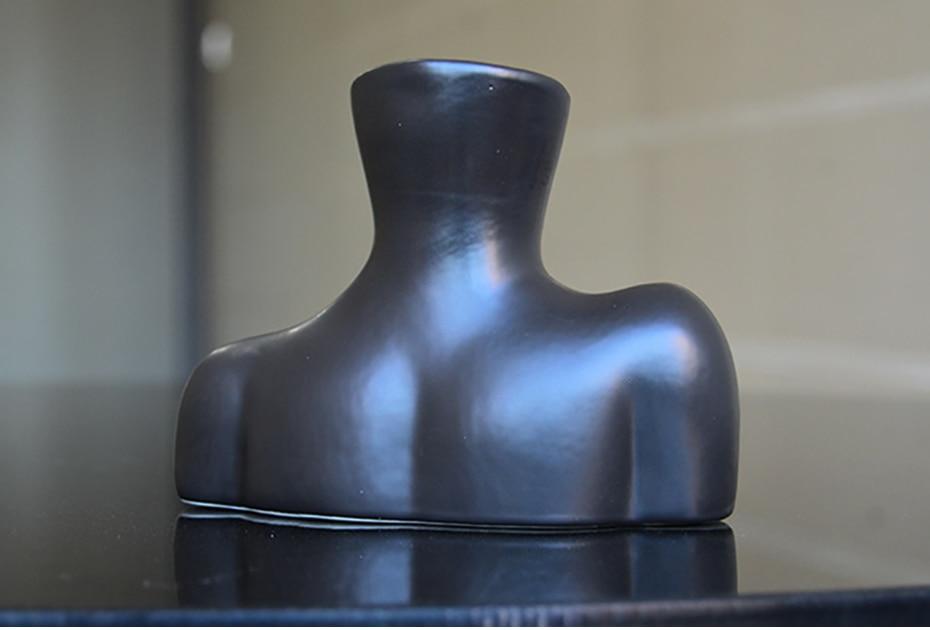 Feminine Eleganz | Figurative Blumenvase für Ihr Zuhause