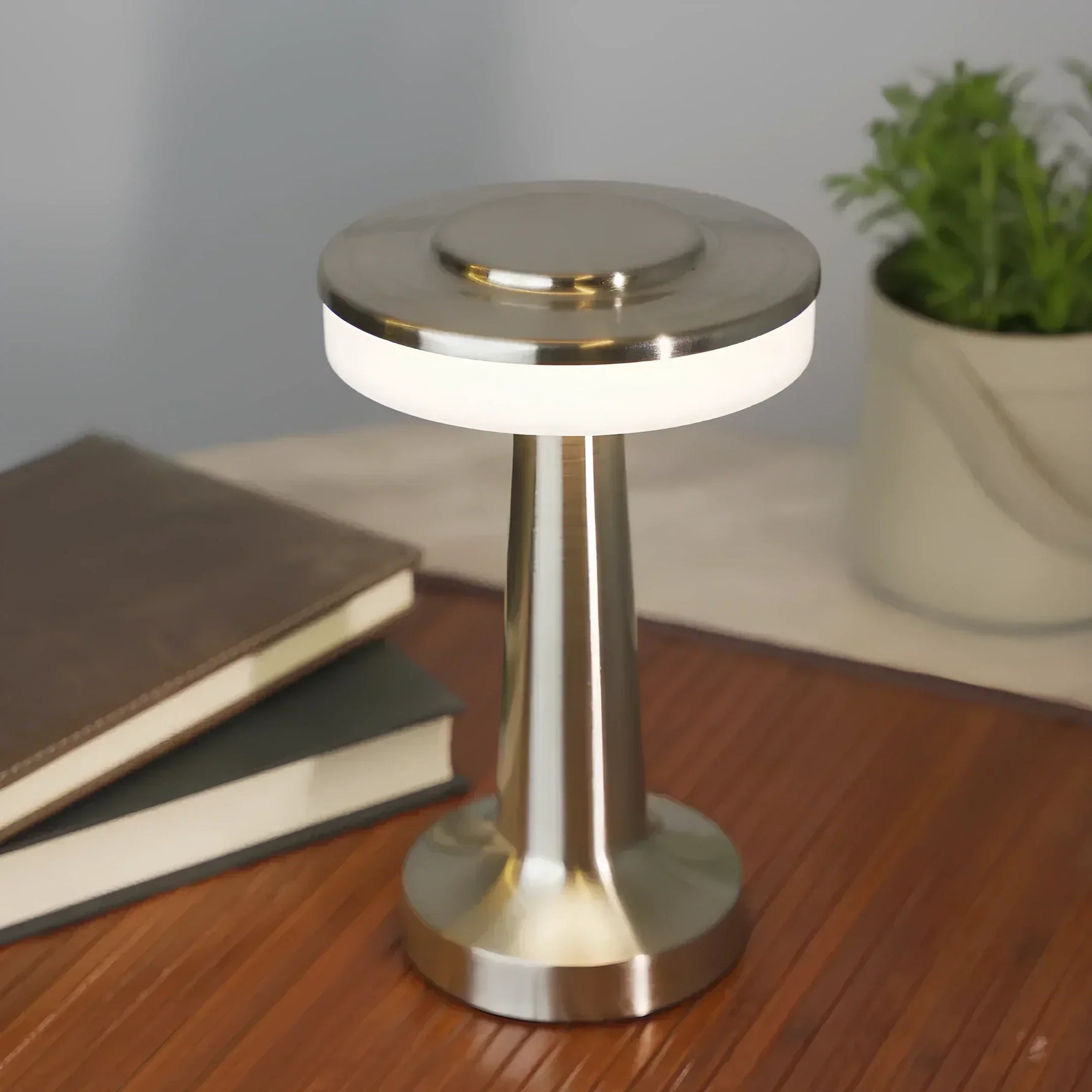 Elegante Wireless Tischlampe - LumiGlow