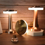 Elegante Wireless Tischlampe - LumiGlow