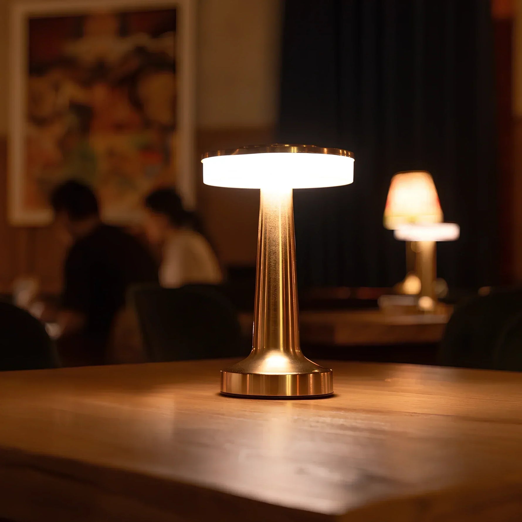 Elegante Wireless Tischlampe - LumiGlow