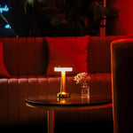 Elegante Wireless Tischlampe - LumiGlow