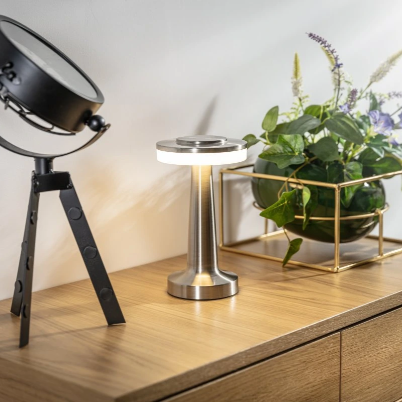 Elegante Wireless Tischlampe - LumiGlow