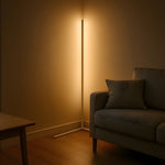 Verstellbare LED-Eckstehlampe mit Fernbedienung