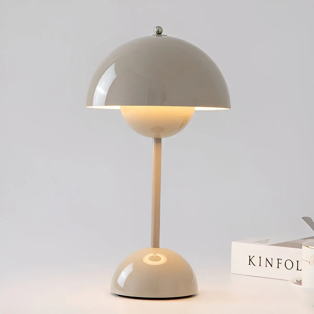 LumiSphere Elegante Tischlampe für stilvolle Beleuchtung