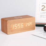 Elegante Holz-Wecker mit kabelloser Ladefunktion