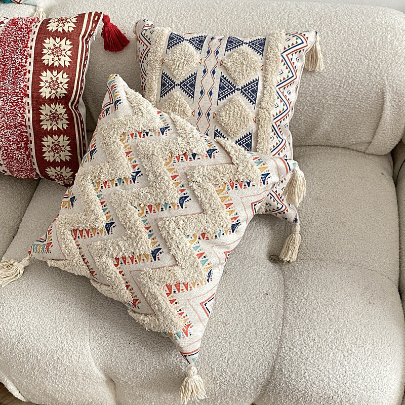 Boho-inspirierter Wurfkissenbezug mit Quasten