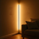 Verstellbare LED-Eckstehlampe mit Fernbedienung